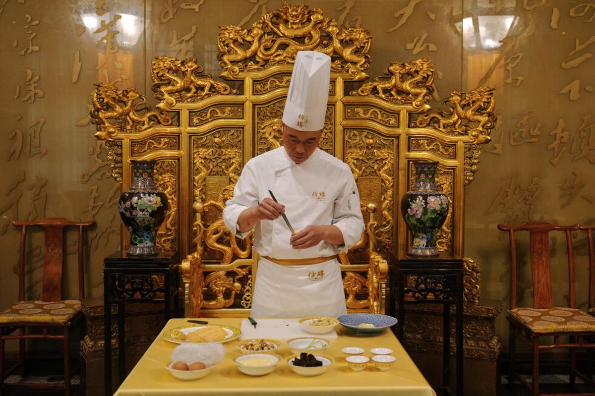 Antes moldeada por rituales de la corte, la cocina imperial china sigue viva hoy