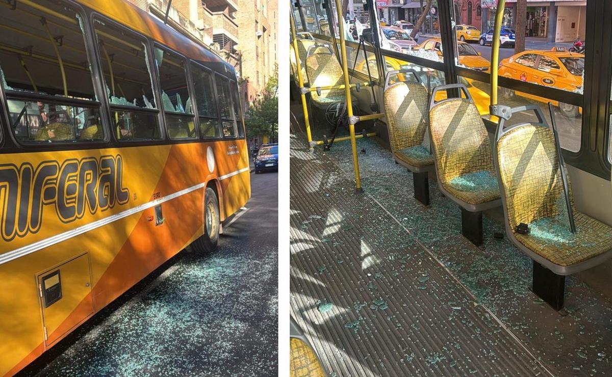Así quedó un colectivo de la línea 11 de Coniferal tras el ataque.