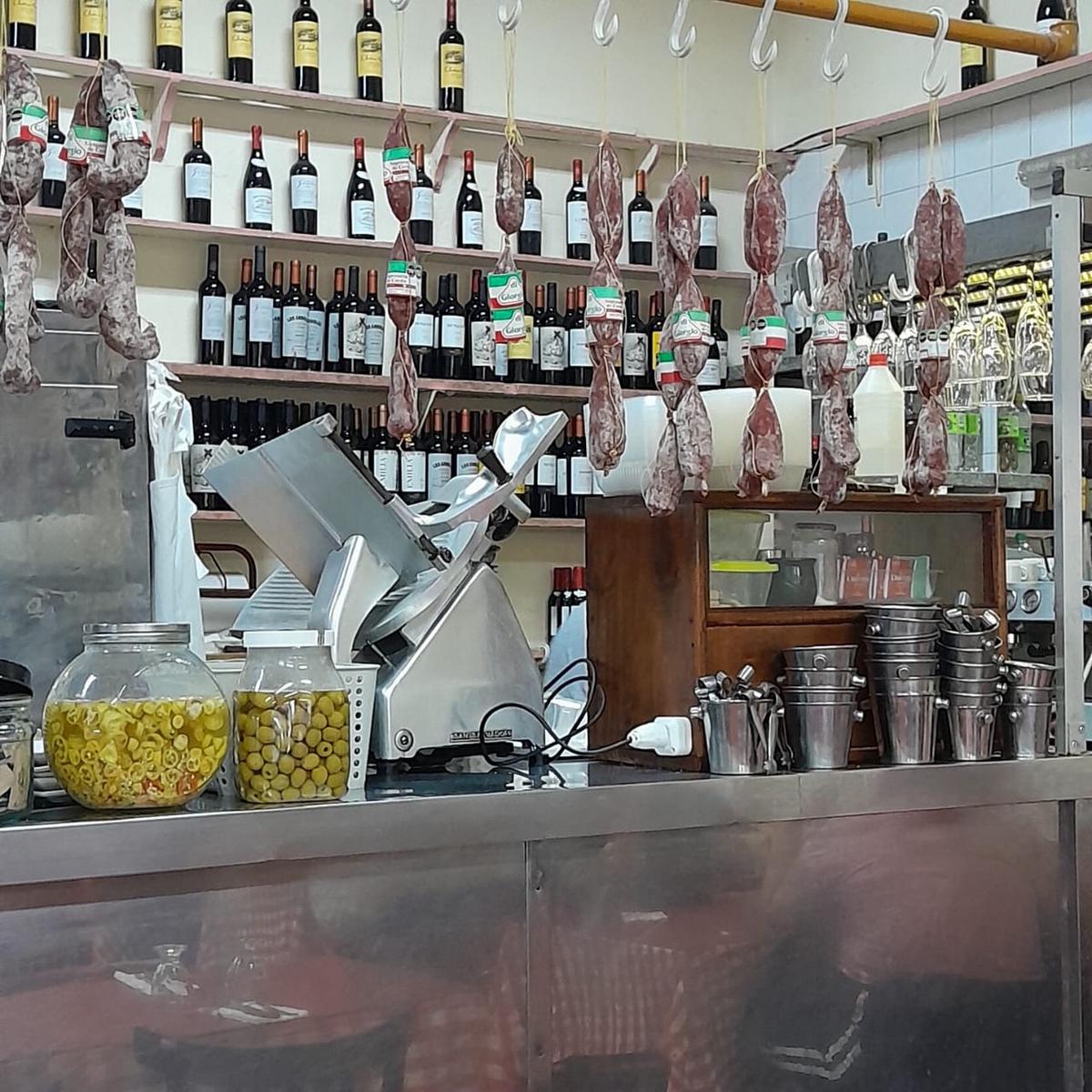 Spiagge di Napoli es uno de los bodegones más emblemáticos de Buenos Aires.