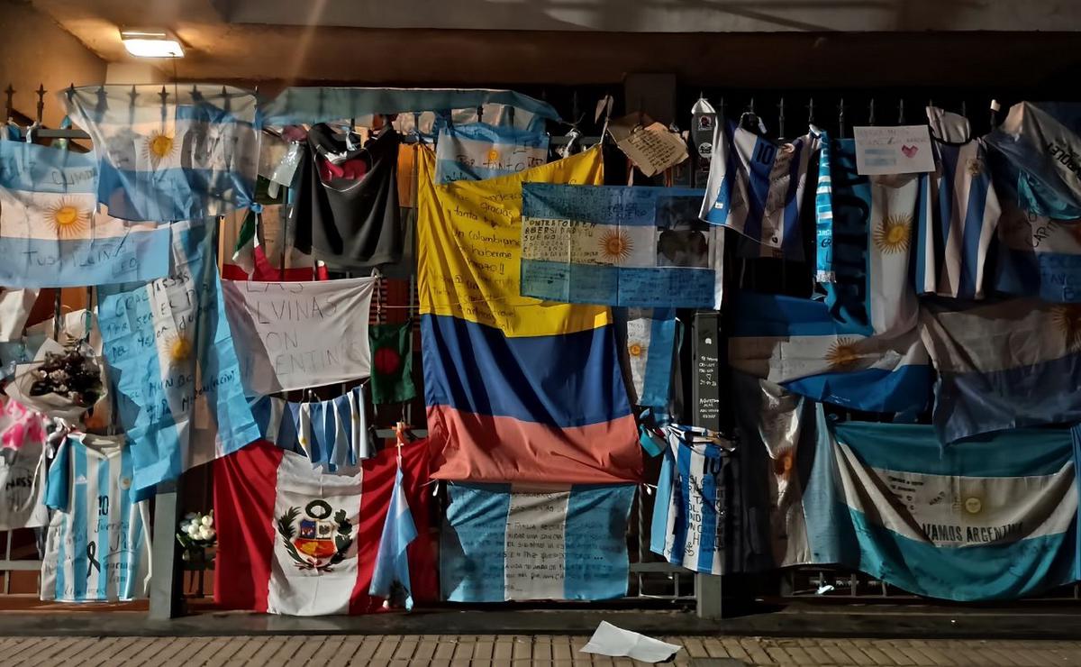 La casa donde creció Messi se llenó de mensajes tras la muerte de Jorge