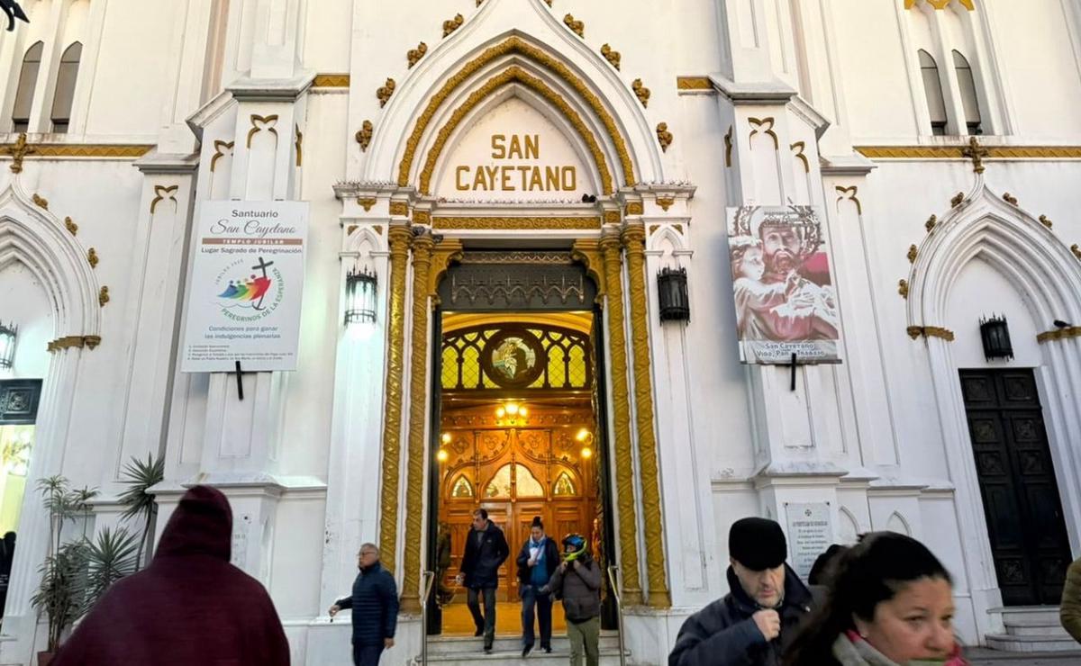 Rosario celebra San Cayetano.