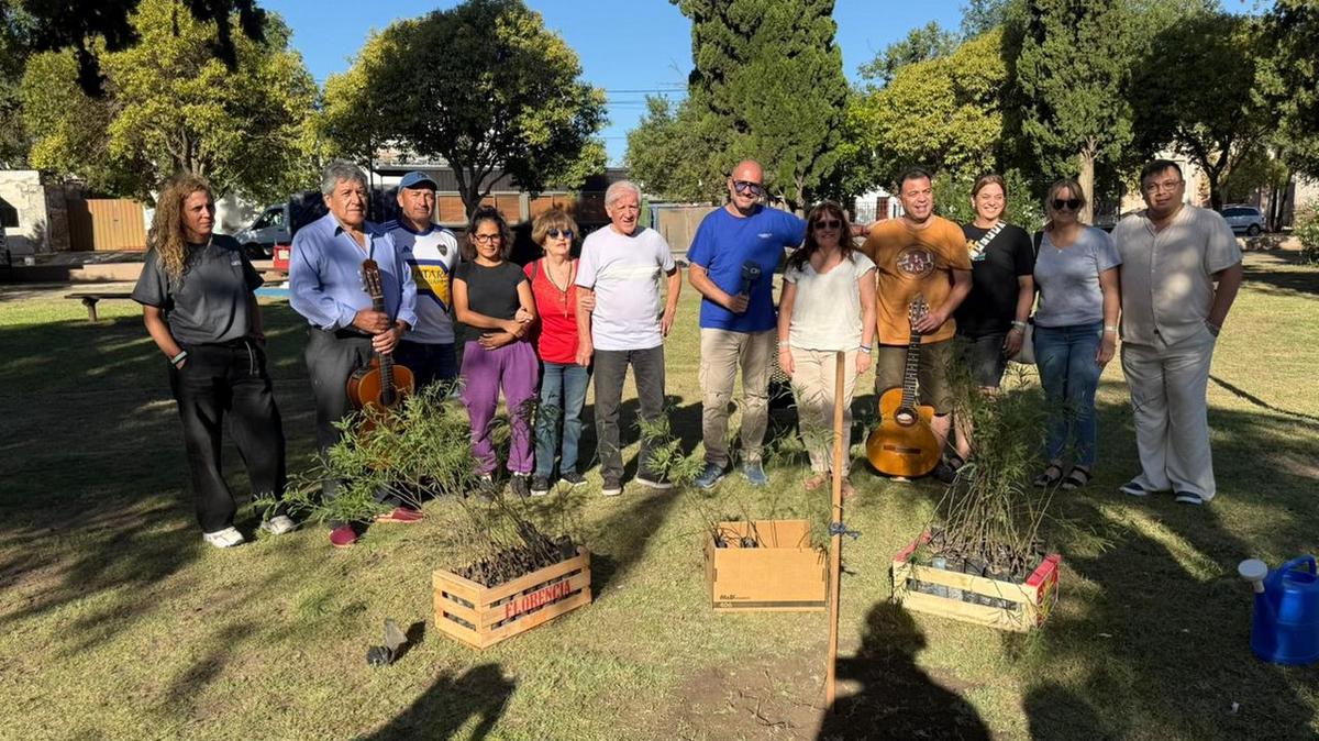 Argentina Reforesta, en Deán Funes.