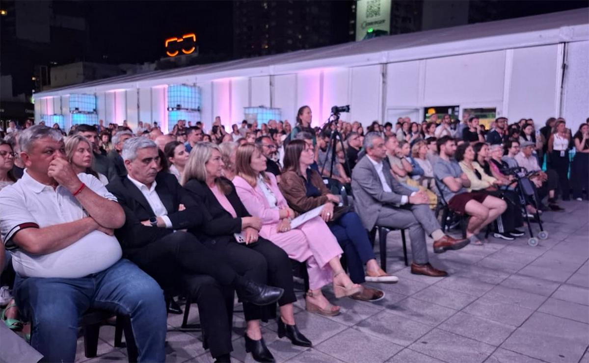 El acto de apertura de la Feria del Libro 2025 en Rosario.
