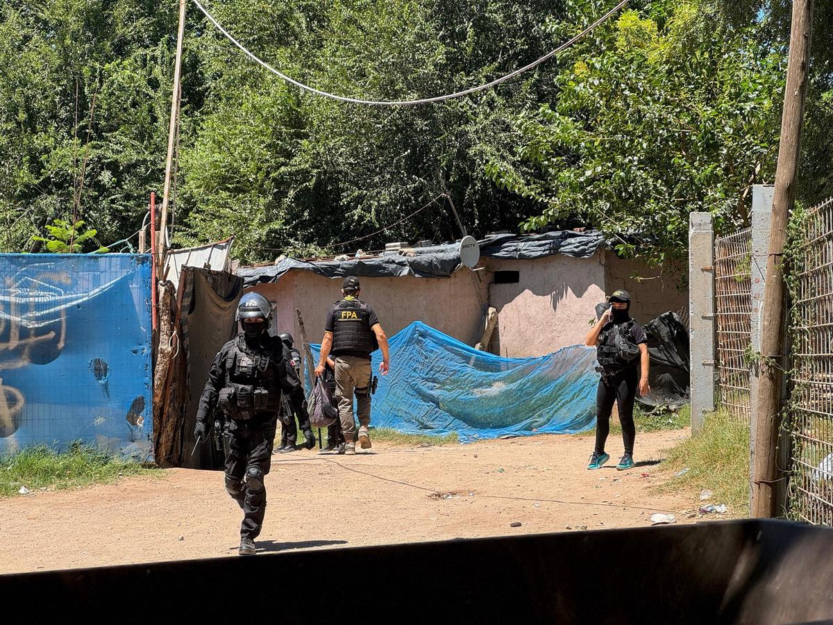 FOTO: Realizan allanamientos en Barrio Villa Richardson y áreas adyacentes