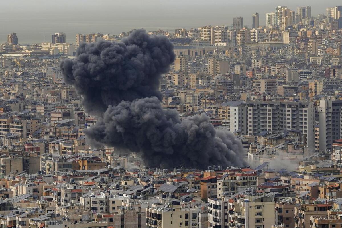 El Ejército israelí atacó objetivos del grupo chií Hezbolá en el barrio del Dahye, en el sur de Beirut.