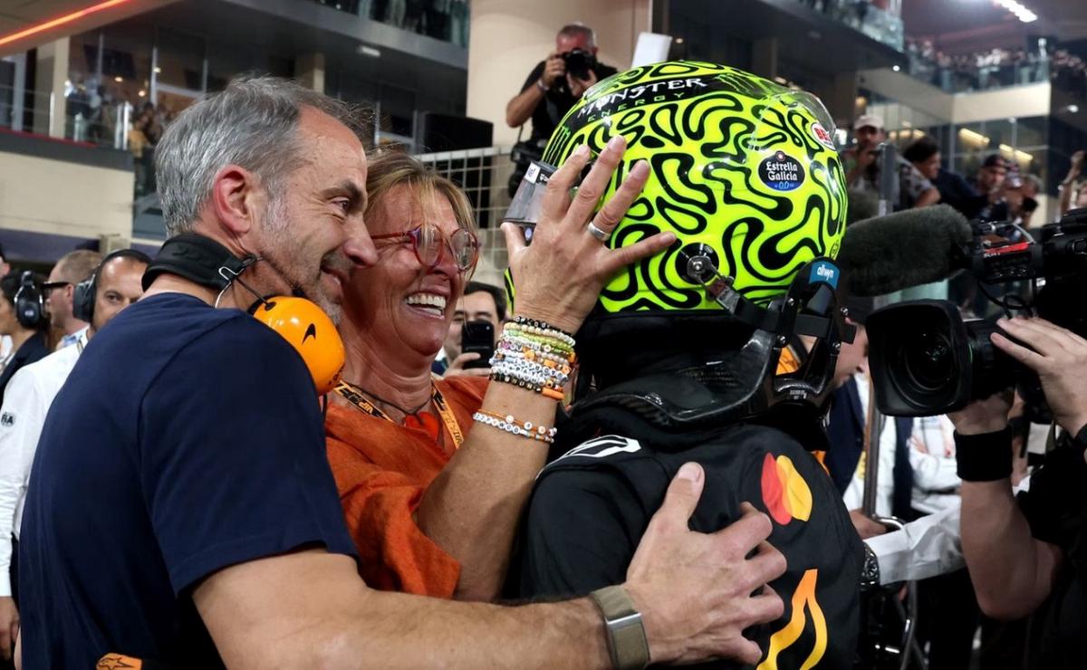 Lando con sus padres -Adam y Cisca- festejan 15 años de enormes esfuerzos