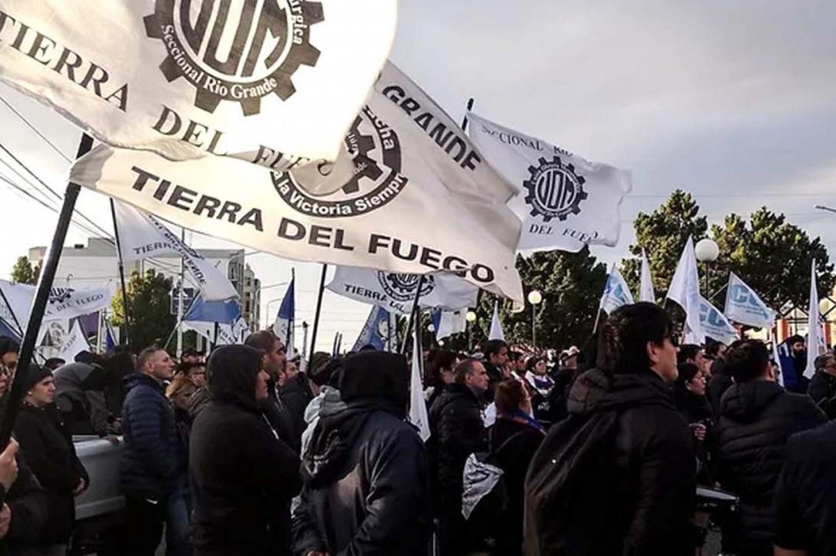 Paro de la Unión Obrera Metalúrgica en Río Grande por la incertidumbre laboral 