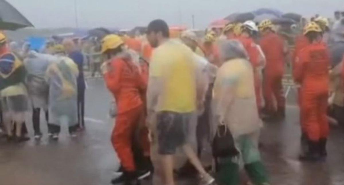 Rayo hiere a 30 manifestantes en marcha por la libertad de Bolsonaro en Brasilia