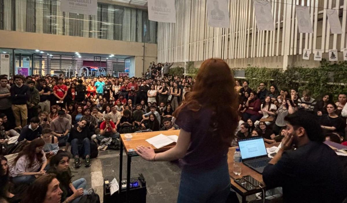 FOTO: El centro de estudiantes impuso su visión de protestar sin tomar la facultad. 