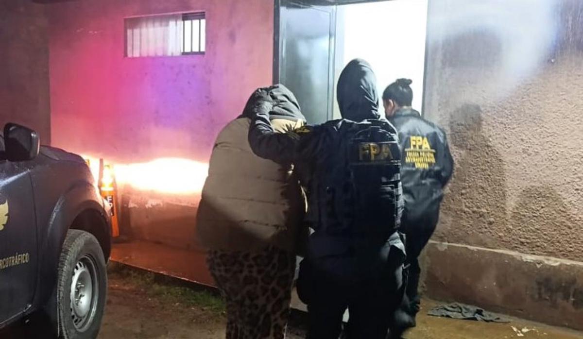 Córdoba: detienen a dos mujeres por evasión y posesión de cocaína en un control policial