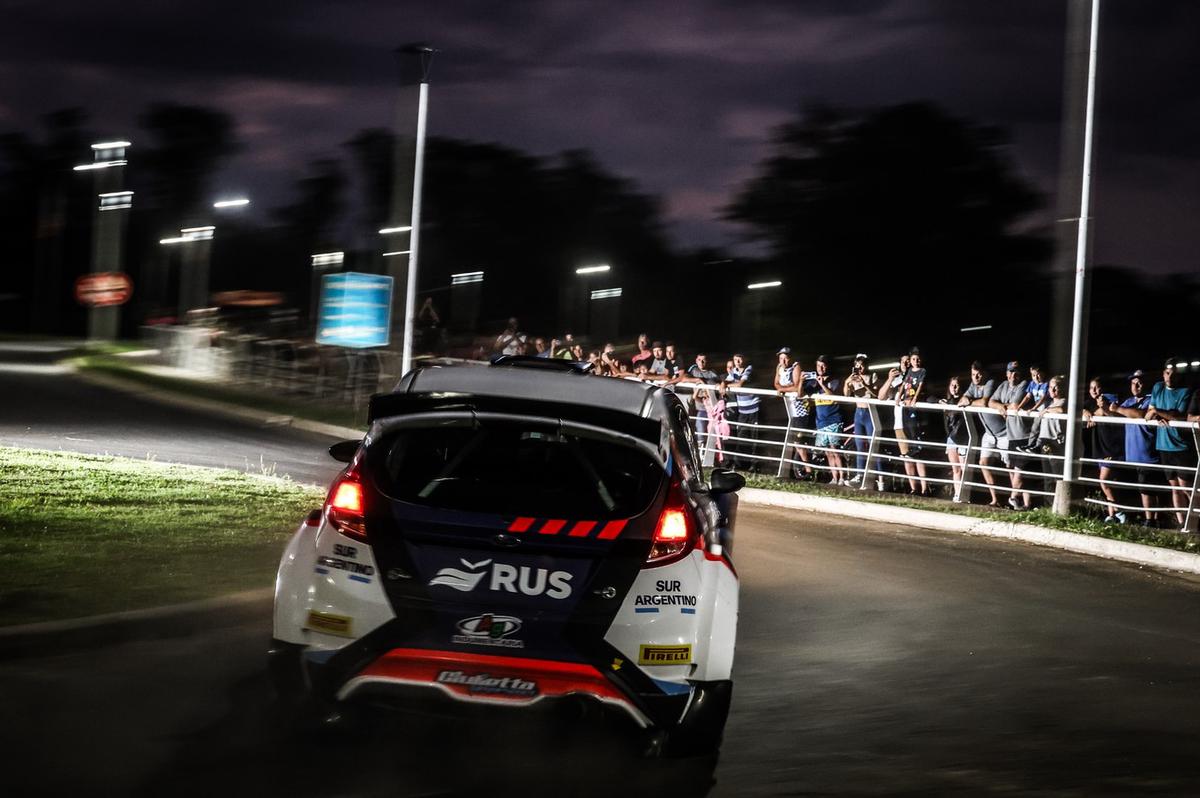 FOTO: Un preciosa noche de rally en la costanera de la 'Defensa Norte', en Concepción