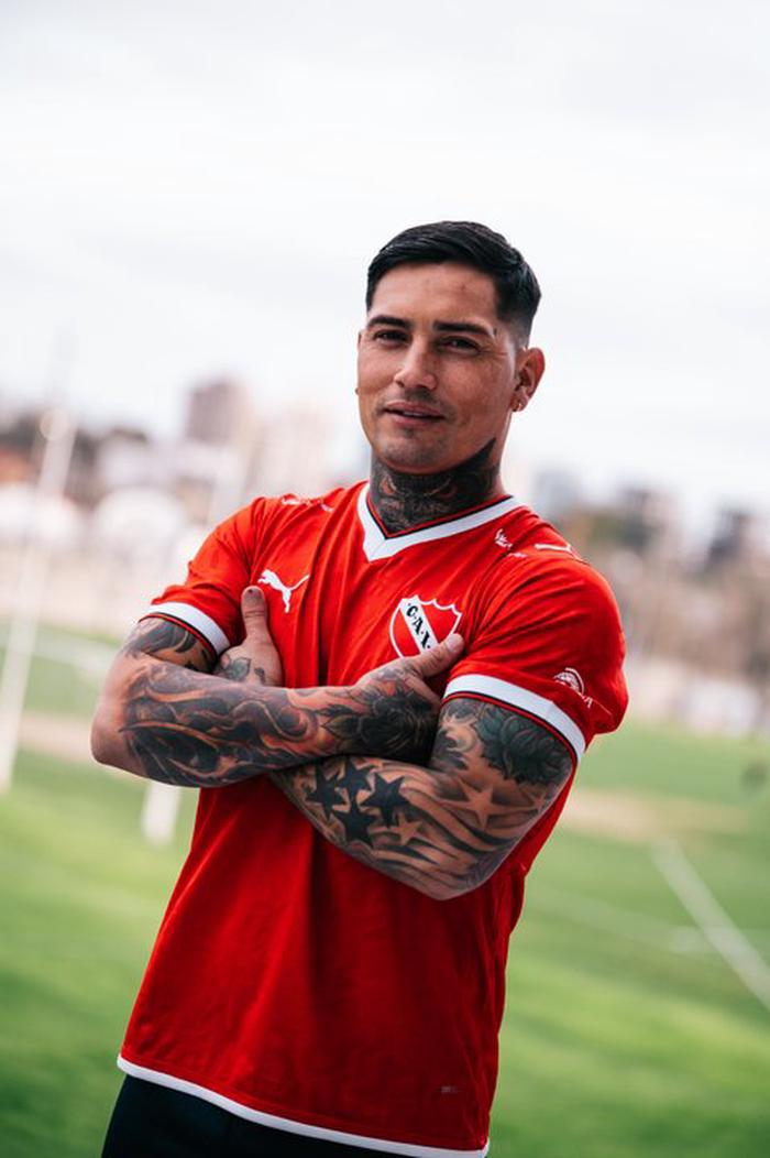 Ezequiel "Chimy" Ávila sorprende al elegir el dorsal número 6 en Independiente
