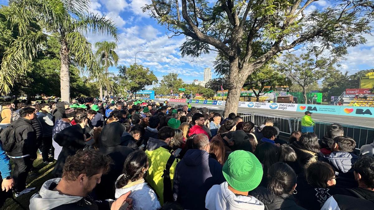 Buenos Aires, paralizada por la esperada exhibición del piloto pilarense.