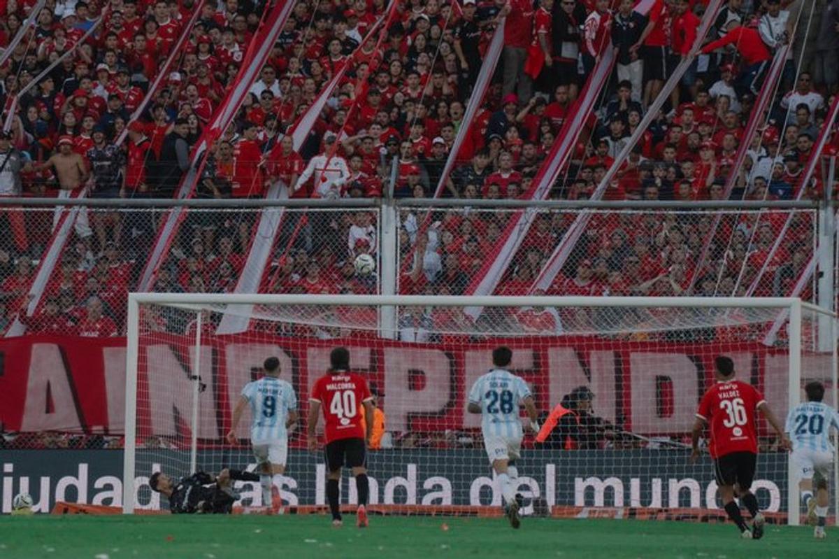 Independiente derrotó 1 a 0 a Racing. (FOTO: X @independiente)