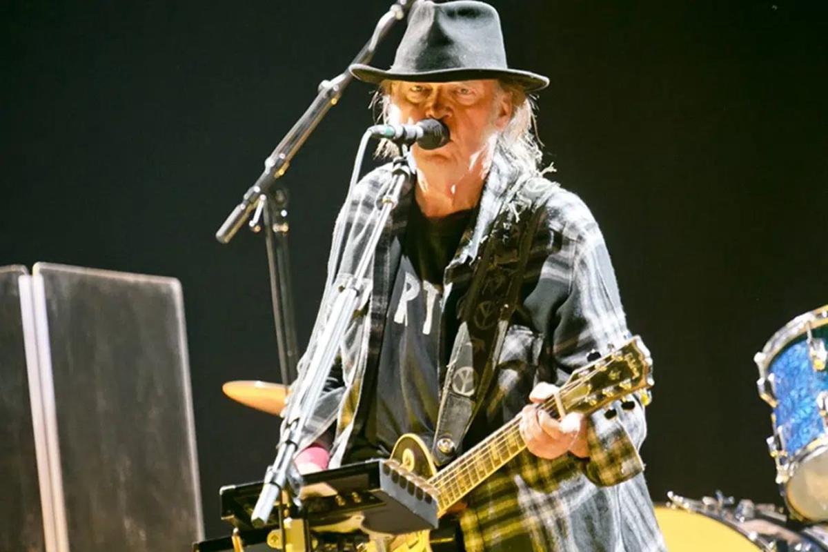 Neil Young cumple 80 años: una vida sin concesiones en constante evolución