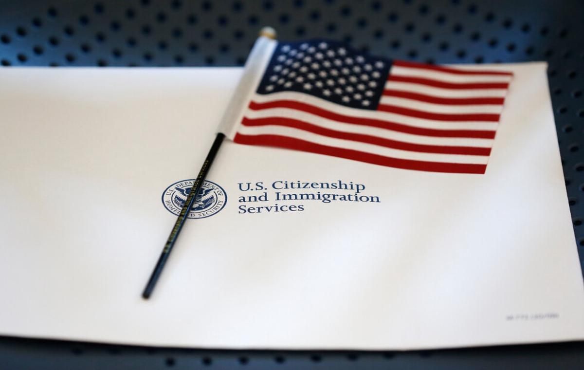 La nueva medida migratoria de Trump complica el camino hacia la green card