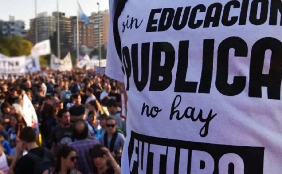 La medida recibió el 50,81% de los votos en una consulta realizada por COAD entre 2.287 docentes.