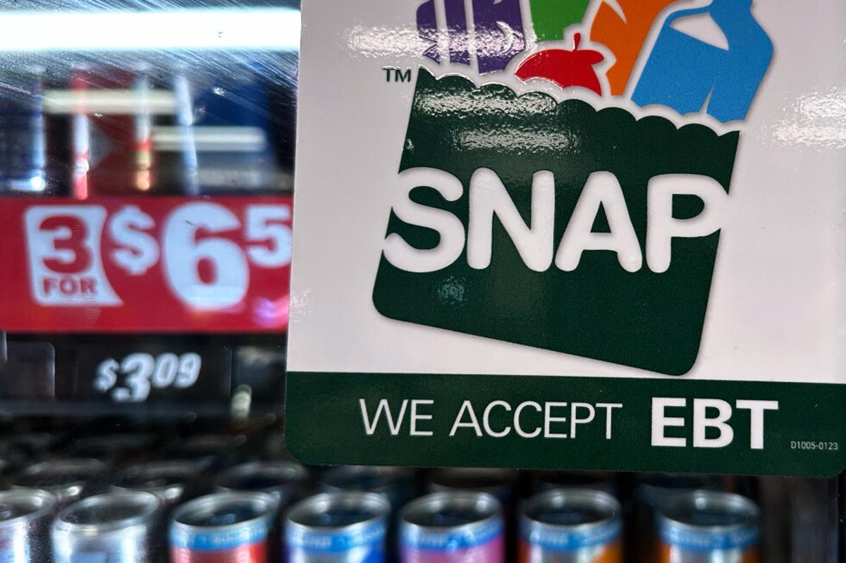 Después de ley republicana, cae inscripción en programa de ayuda alimentaria de EEUU