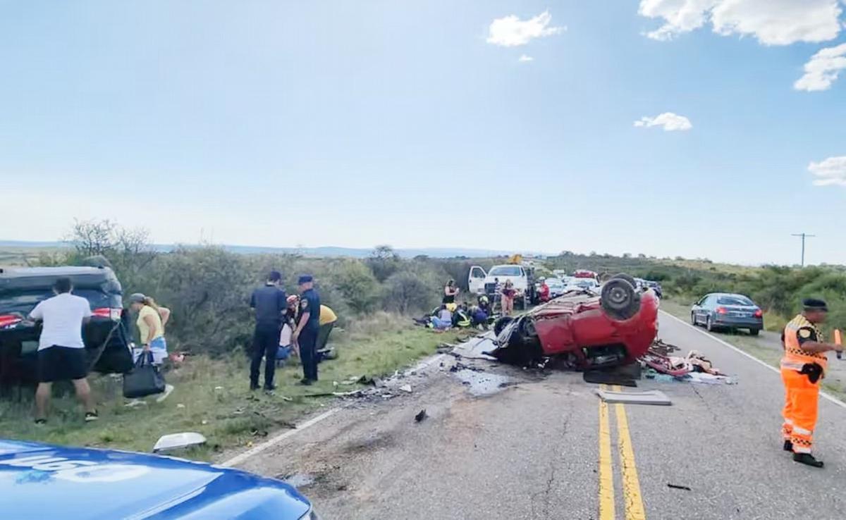 A la izquierda, el BMW de Oscar González involucrado en el choque. (Foto: archivo)