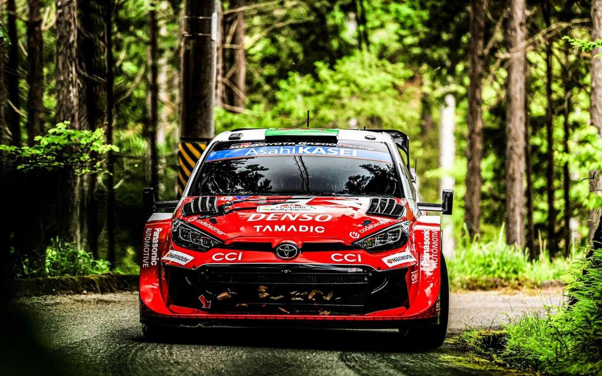 Evans y su Yaris, con un triunfo clave para el campeonato, en Japón
