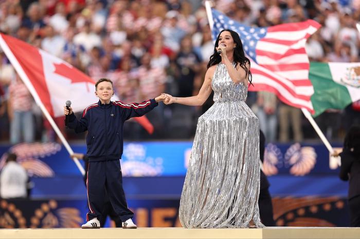 Katy Perry y el pequeño Tius Luka deslumbraron en la apertura en Los Ángeles