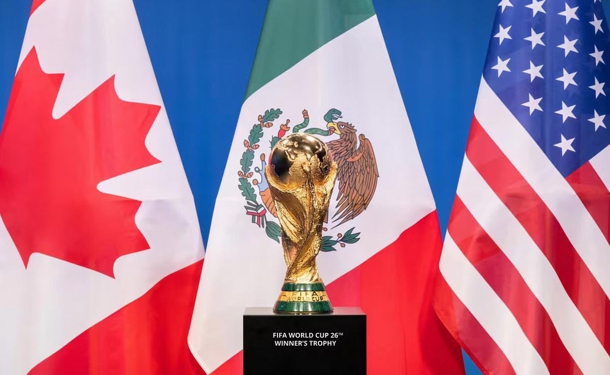 Más de 90 leyendas del deporte participan del sorteo del Mundial. (Foto: FIFA)