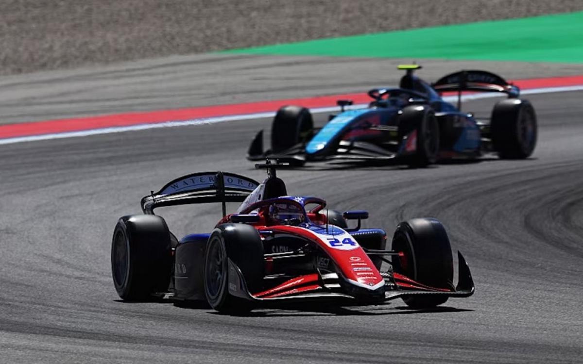 El neerlandés Van Hoepen quedó al frente en la práctica de la F2 de Barcelona