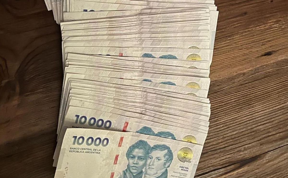 El millón estaba conformado por billetes de diez mil. (Ilustrativa)