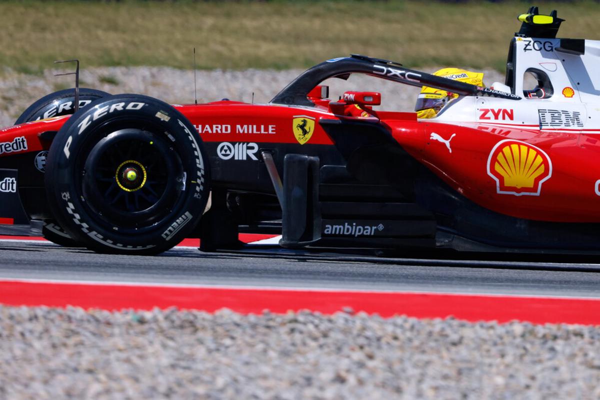 Lewis Hamilton gana el Gran Premio de Barcelona-Catalunya, su primera victoria con Ferrari