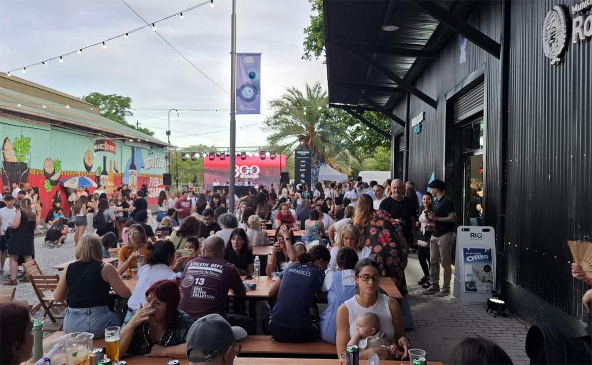 Rosario: se inauguró el Mercado del Río en la costanera central.