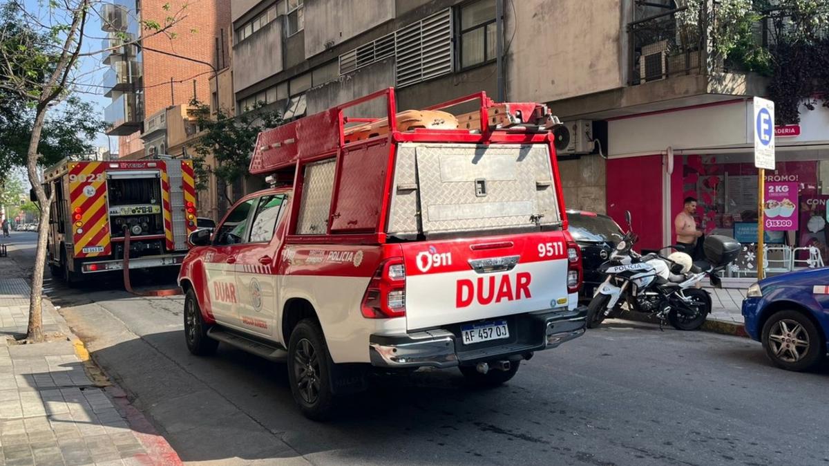 FOTO: Incendio en un departamento (Foto: Jorge Mercado/Cadena 3)