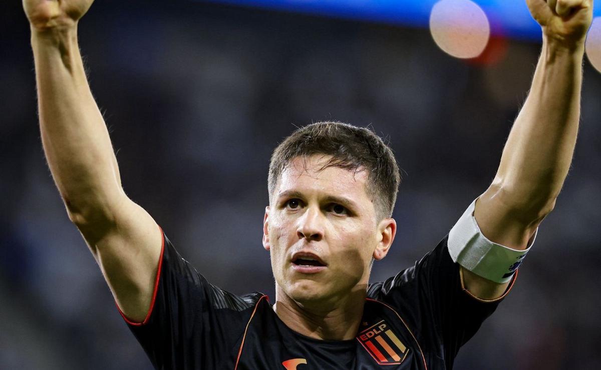 Guido Carrillo anotó por duplicado. (Prensa EDLP)