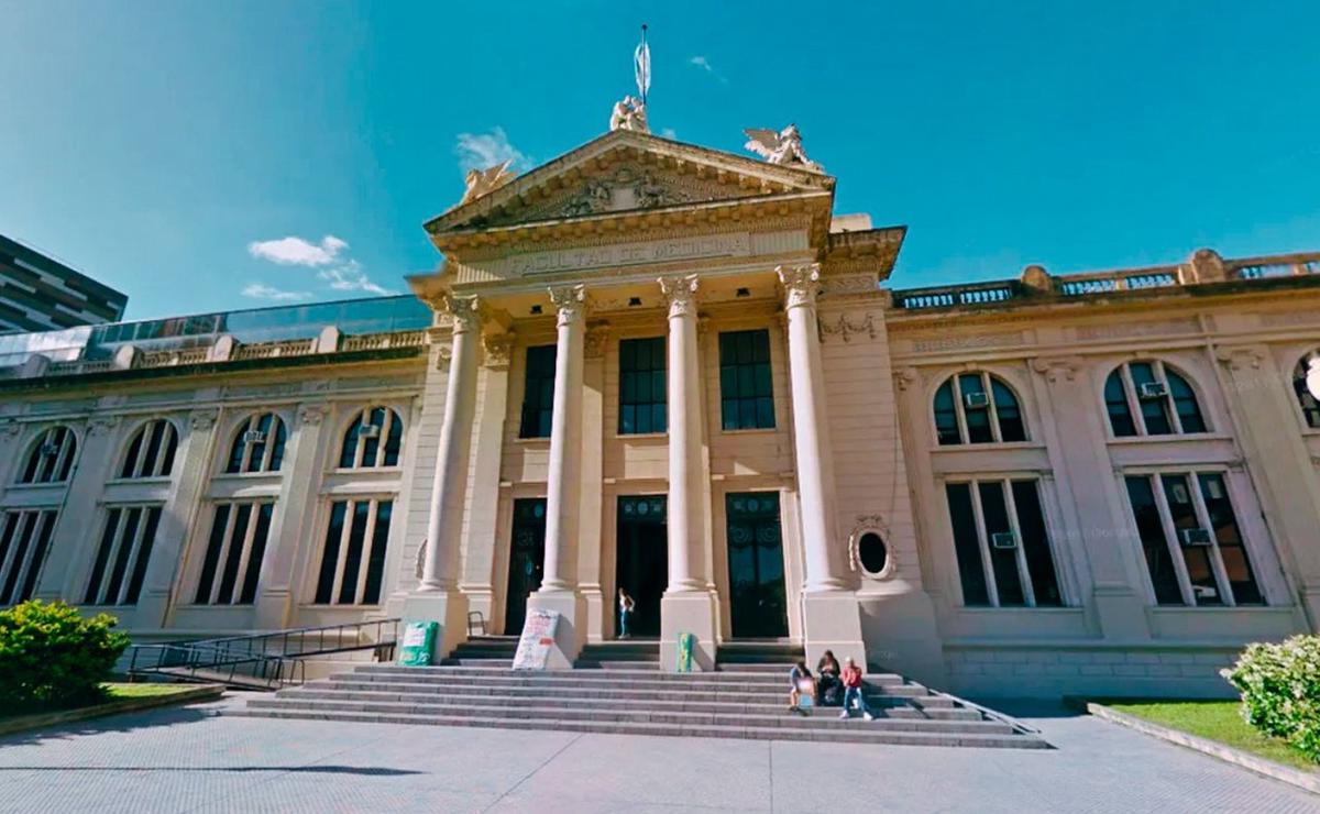 FOTO: La Facultad de Medicina de la UNR (Universidad Nacional de Rosario).