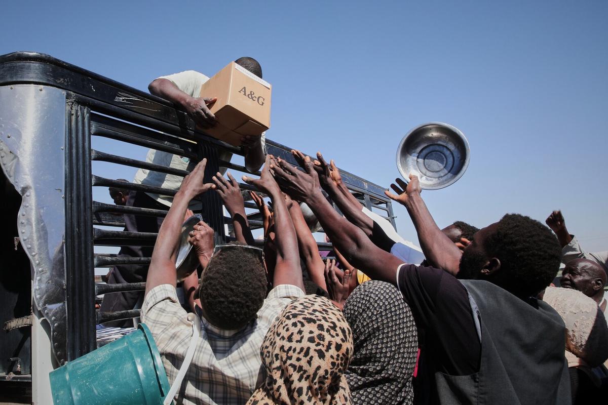 Sudán encabeza lista de crisis humanitarias por tercer año mientras la guerra devasta el país