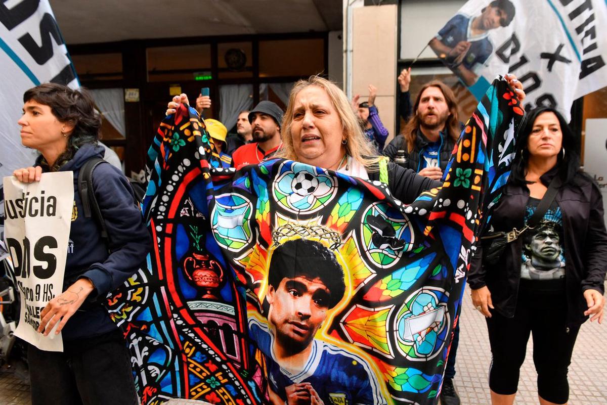 Maradona: se reanudan los alegatos en el juicio tras pedidos de prisión para Luque y Cosachov