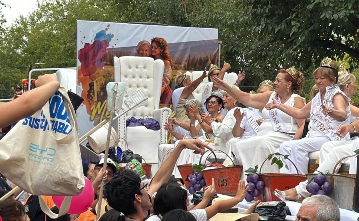 Una multitud disfrutó del Carrusel de las Reinas en Mendoza.