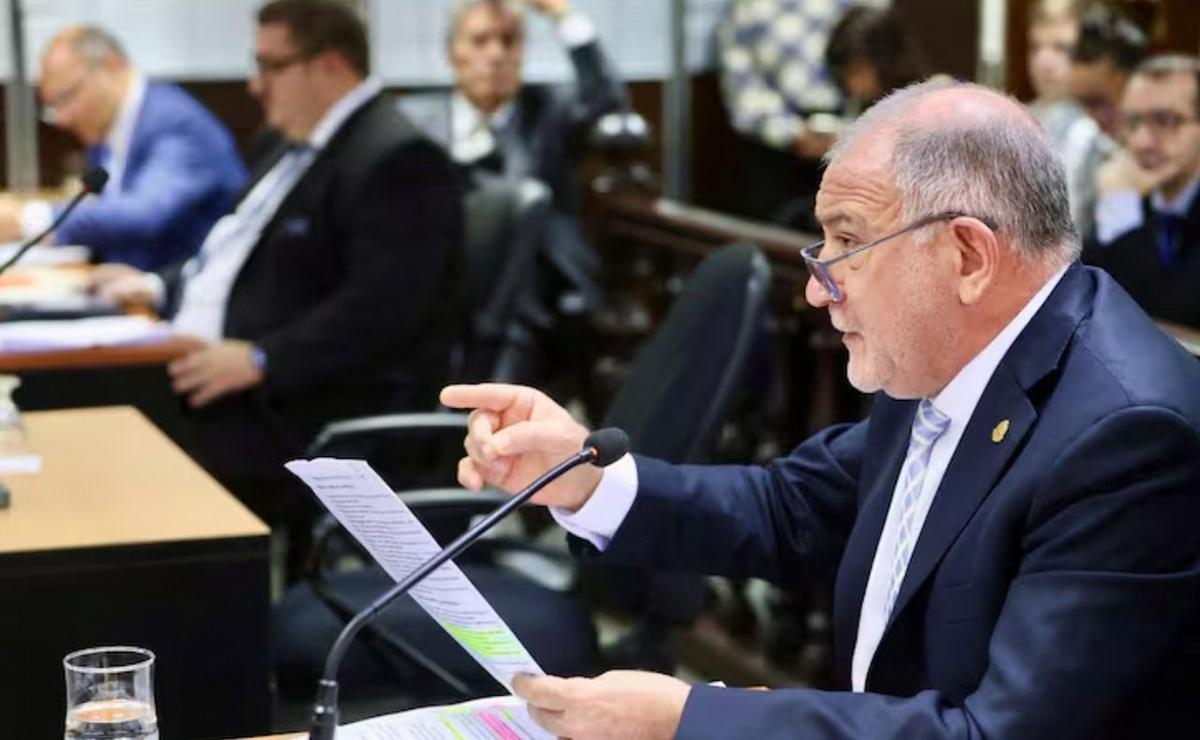 Luis Juez durante el jury de enjuiciamiento a Gastón Salmain.