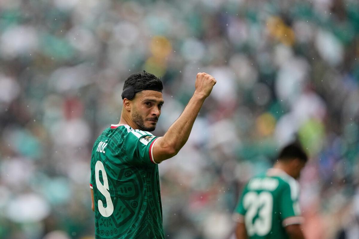 Raúl Jiménez rompe su sequía mundialista seis años después de una fractura de cráneo
