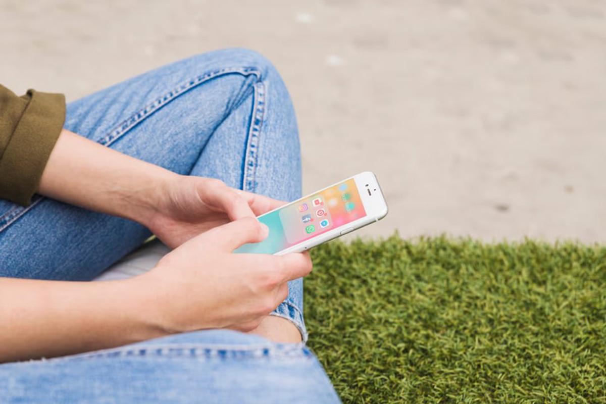 Imponen límites al uso de Facebook e Instagram por parte de los adolescentes.