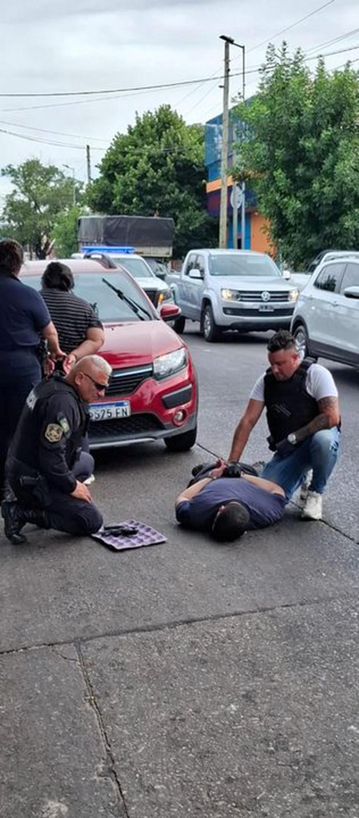 El policía de la Ciudad que atropelló a motociclista y mató a un primo quedó a un paso de ser echado
