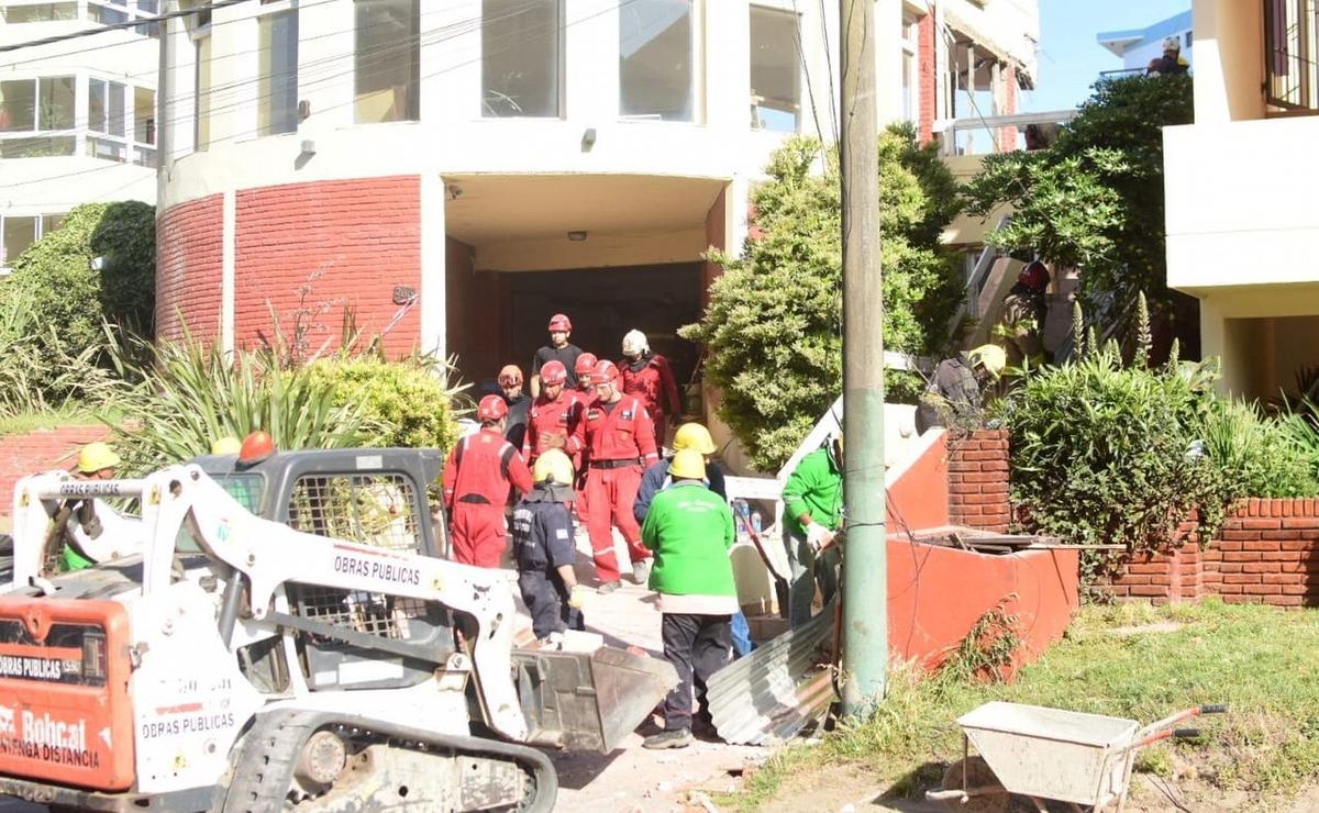 FOTO: Conmoción en Villa Gesell por el derrumbe de un hotel. (Foto: La Costa Viral)