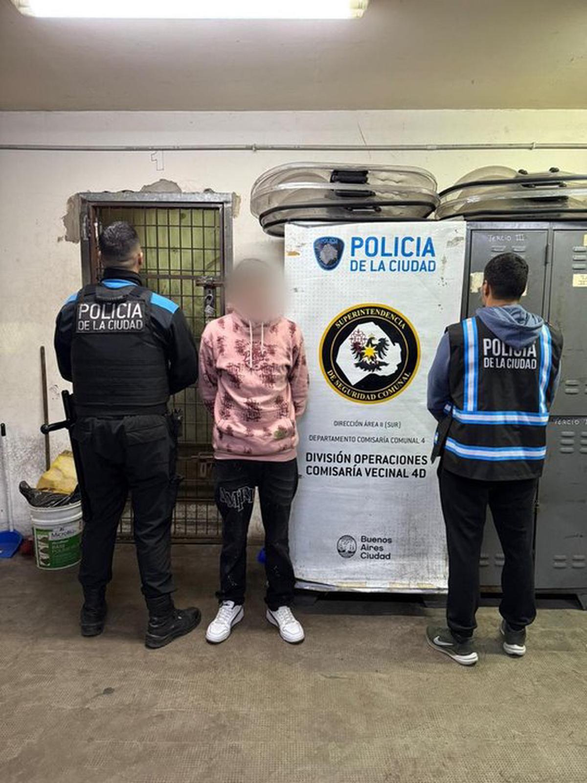 Detienen a ladrón que robó a un influencer en Barracas mientras lo filmaba