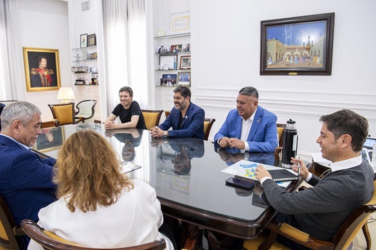 FOTO: Kiciloff formaliza con Tapia su incorporación al gobierno bonaerense.