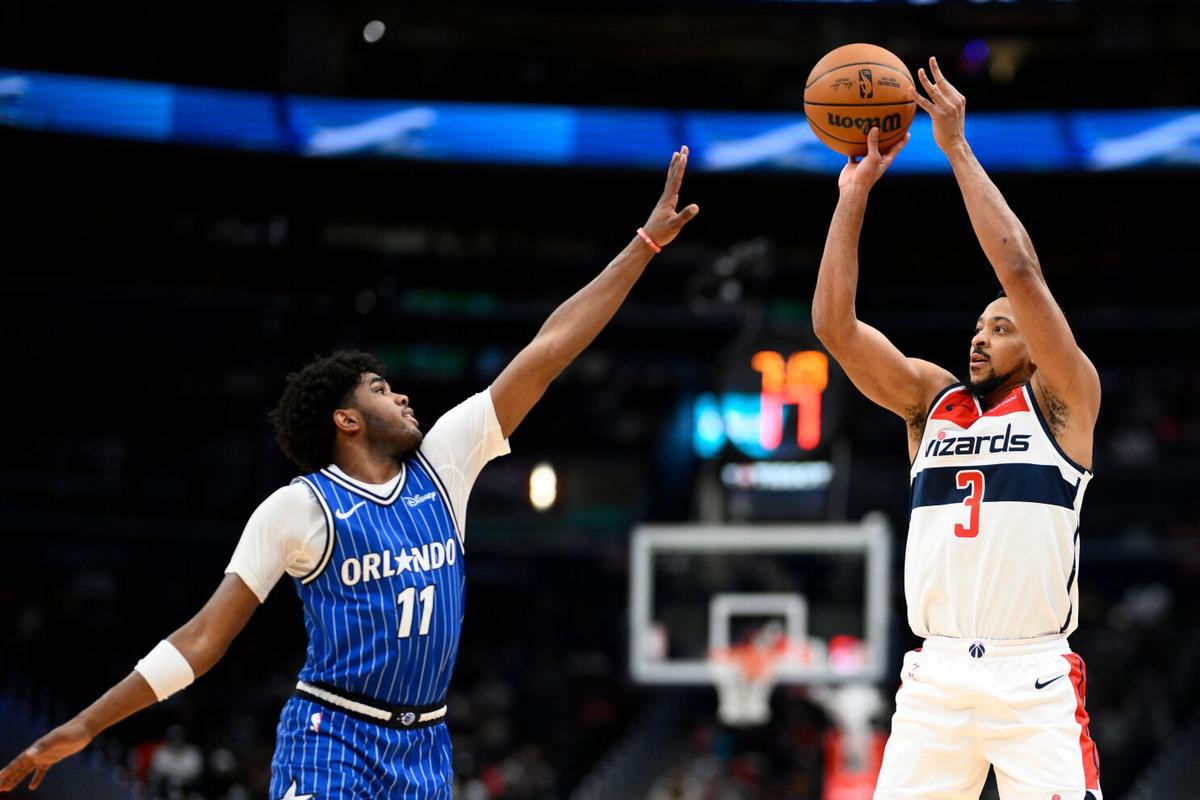 CJ McCollum lidera a Wizards en el último cuarto para vencer 120-112 al Magic