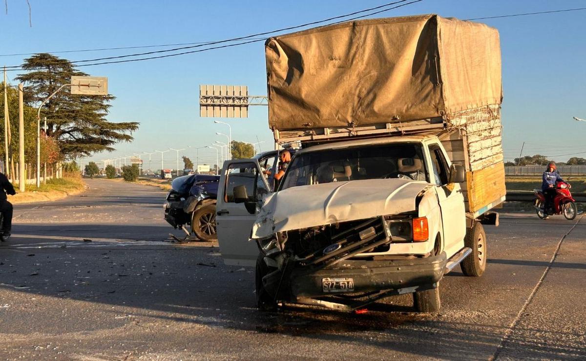 FOTO: El flete quedó destruido.