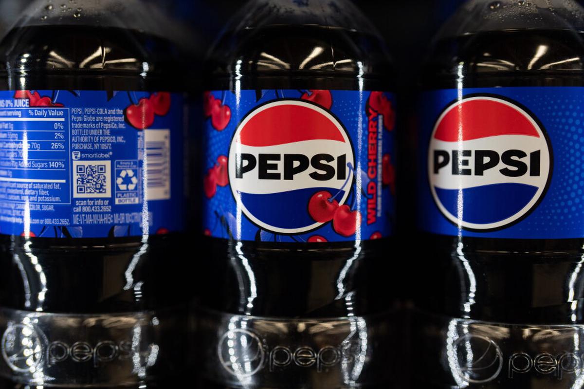 PepsiCo reporta ingresos mejores a lo esperado pese a débil demanda