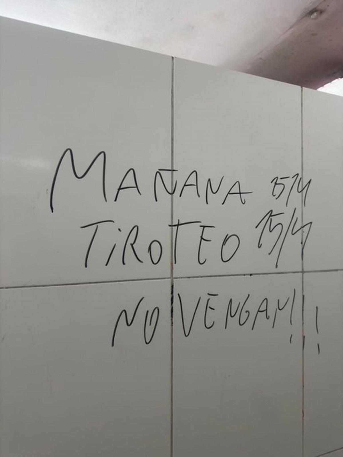 Amenazas de tiroteo en baños de escuelas: un “reto viral” genera alarma