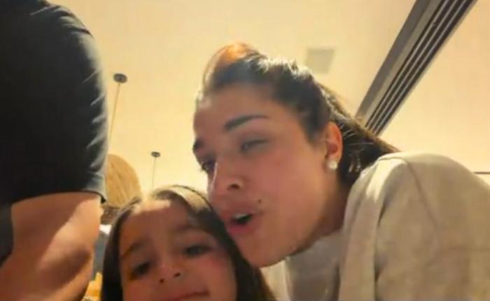 Euge Quevedo y su hija Helenita se emocionaron juntas al cantar “De mi madre”