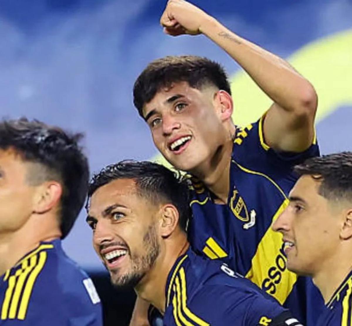 Paredes bancó a Tomás Aranda. (X: @BocaJrsOficial)