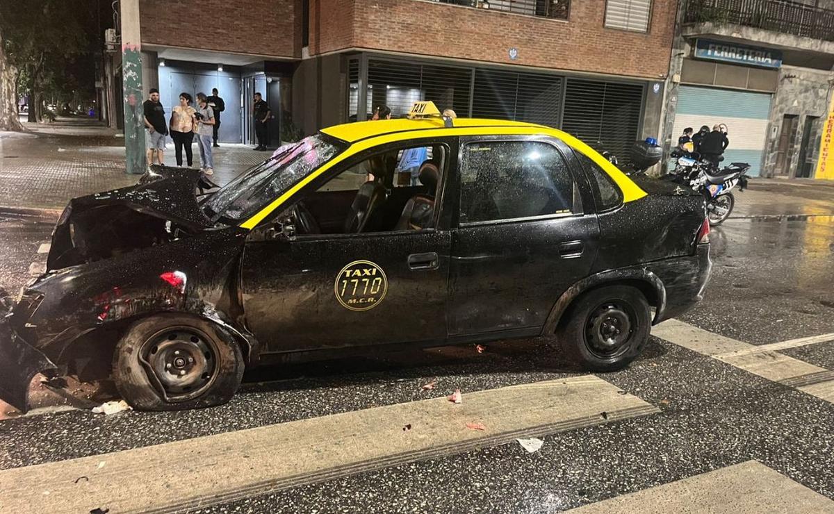 FOTO: El taxi involucrado en el siniestro. 